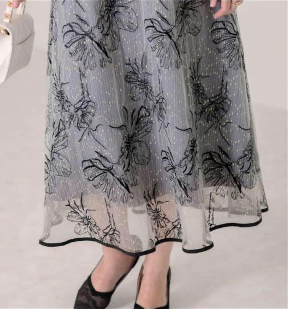 LEJA-配色パイピングプチハイネック花柄刺繍ラメレースロング丈ドレス