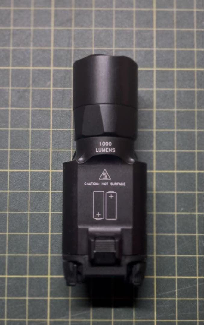 SureFire 実物ライト x300ウルトラ u-a 1000lm