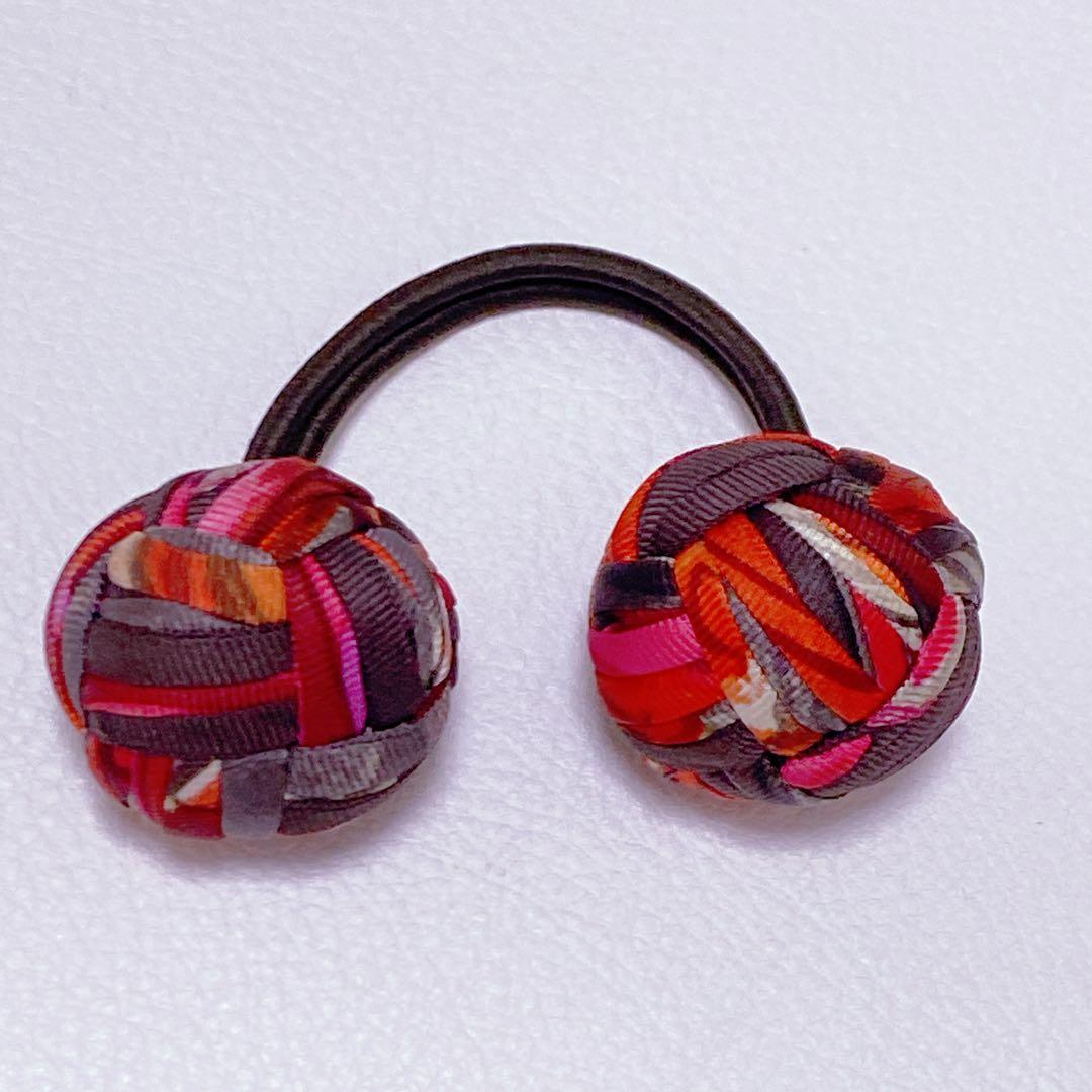 美品 エルメス HERMES ヘアゴム 髪ゴム ポンポン 赤系