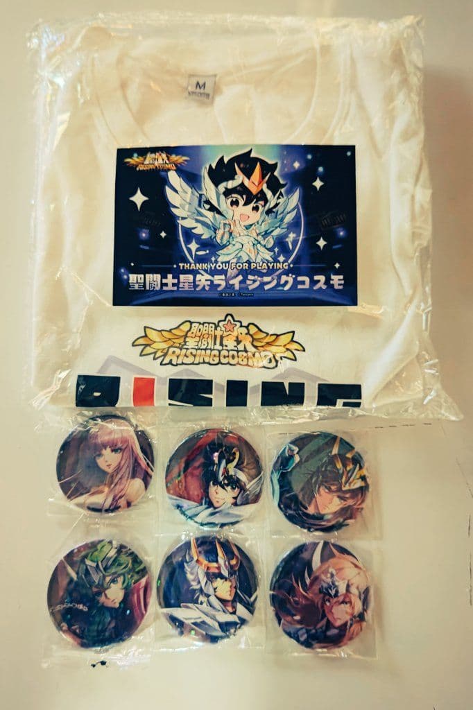 聖闘士星矢ライジングコスモ、黄金聖闘士１２人アクリルスタンド、青銅聖闘士缶バッチ