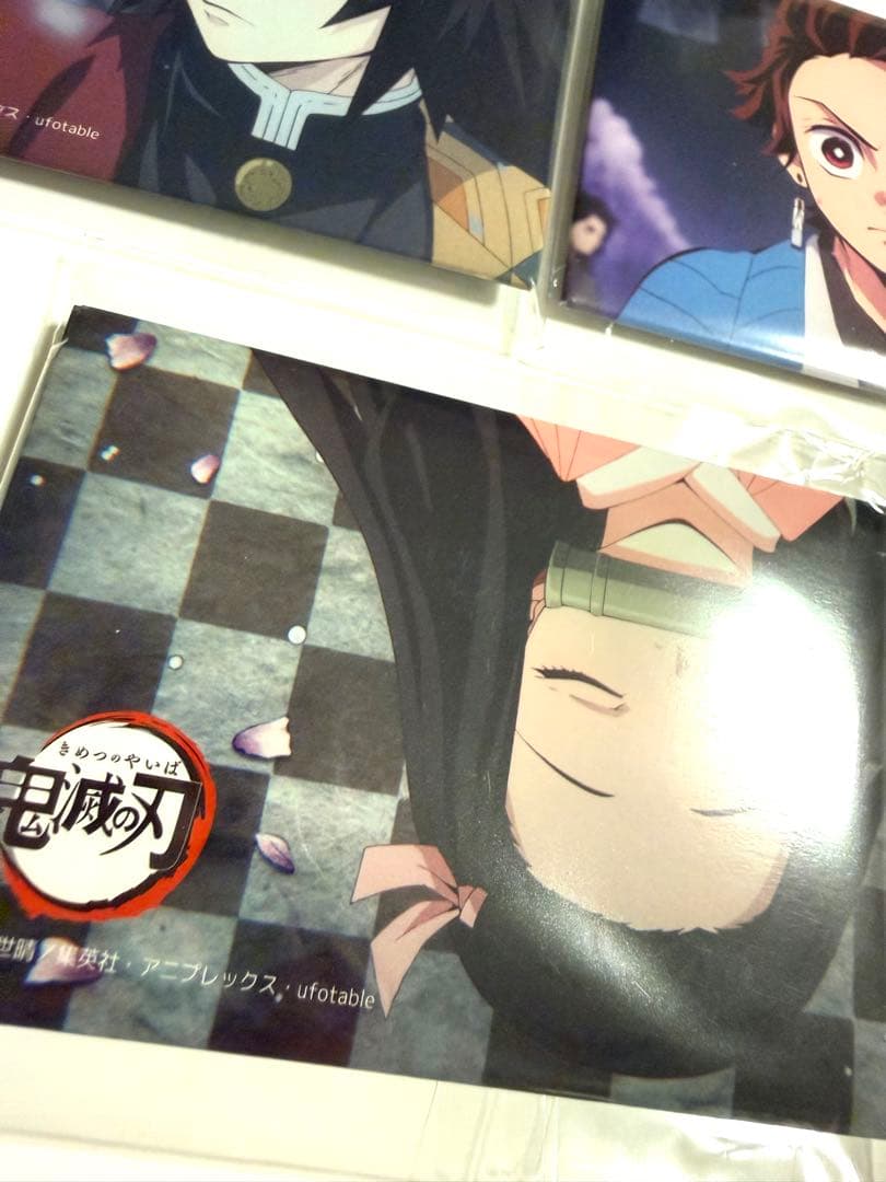 希少品　鬼滅の刃 場面写スクエア缶バッジ　炭治郎　禰豆子　義勇