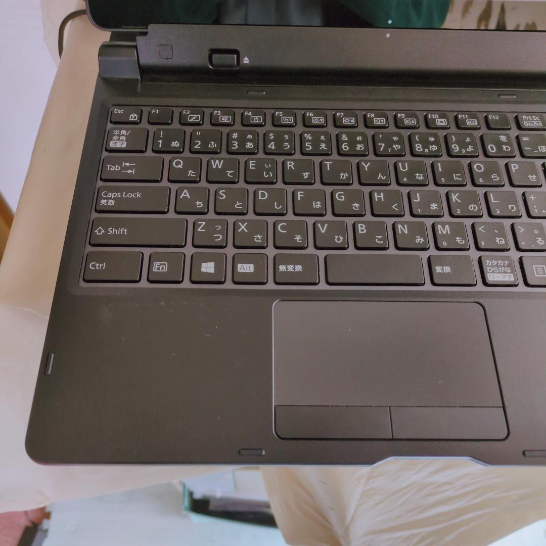 富士通 2in1 ノートパソコン Windows11 第８世代 タブレット