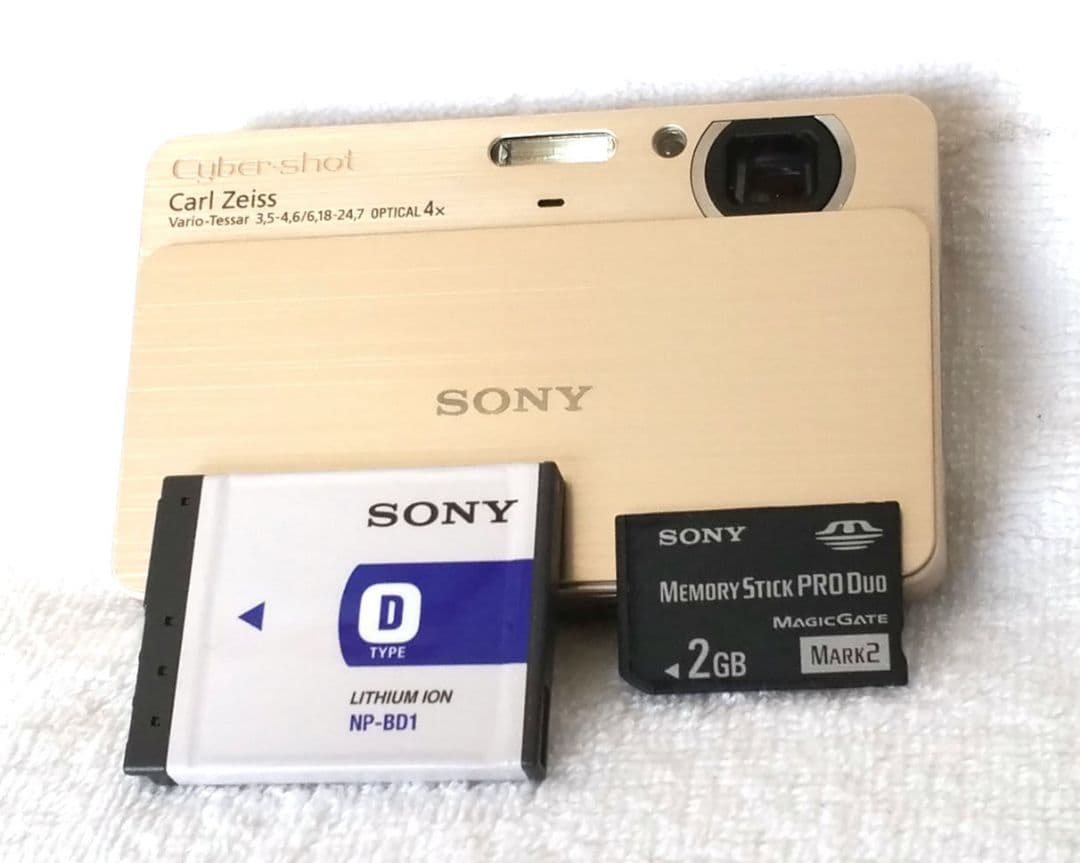 SONYのサイバーショットDSC-T700Cyber-shot　DSC-T700