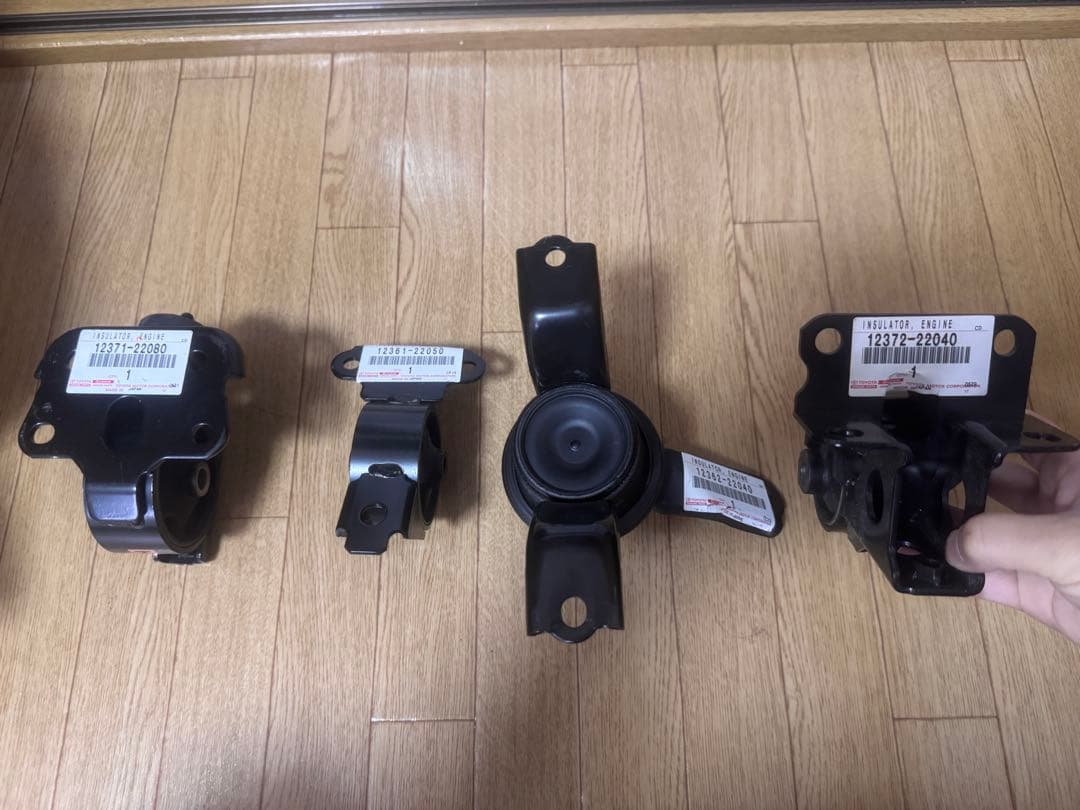 (新品)トヨタ MR-S用 純正エンジンマウント 4個セット