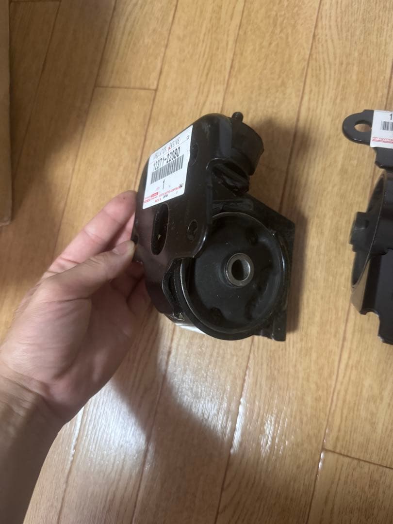 (新品)トヨタ MR-S用 純正エンジンマウント 4個セット
