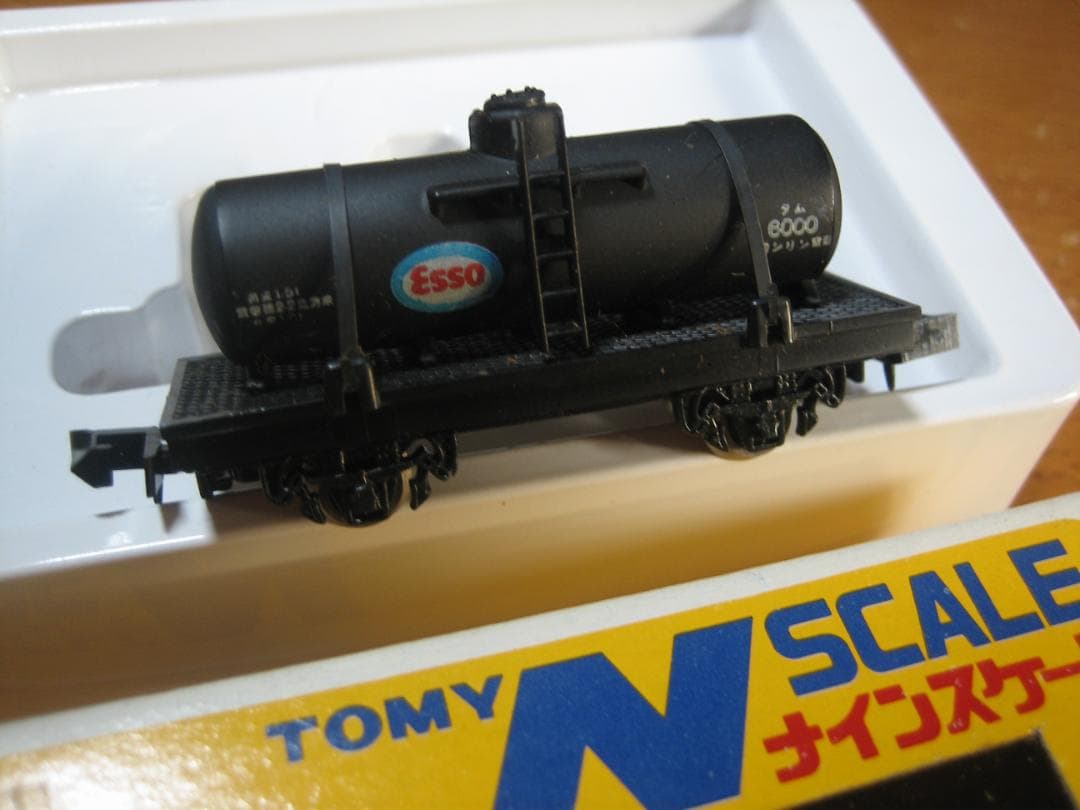 N／TOMY／Nスケール２軸貨車／タム6000 黒色／黄箱 ヴィンテージモデル