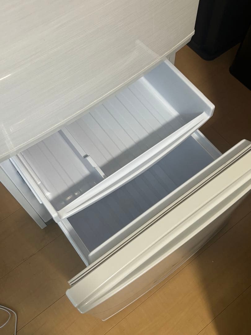 2019年製SHARP 2ドア冷蔵庫 ホワイト SJ-D14E-W