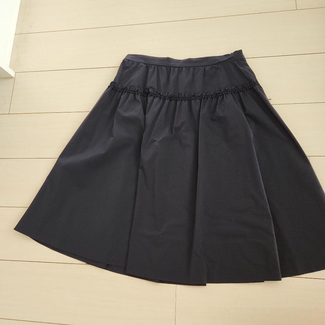 新品❤トゥービーシック　44 紺色 フレアスカート 膝丈 ロング