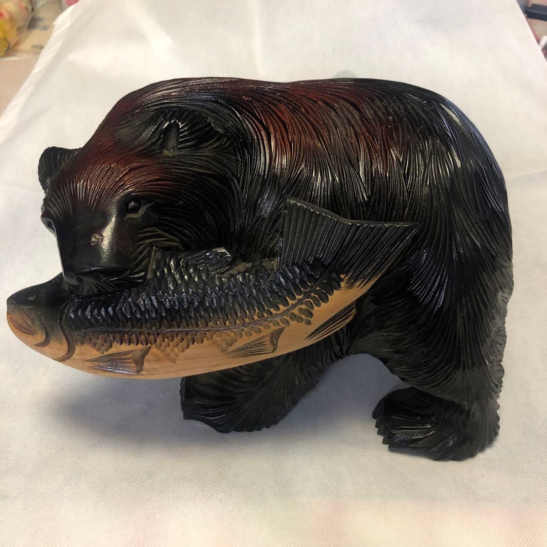 熊の木彫　置き物