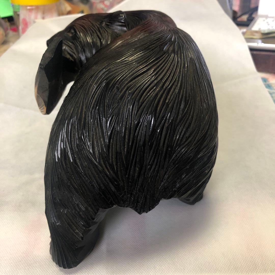 熊の木彫　置き物