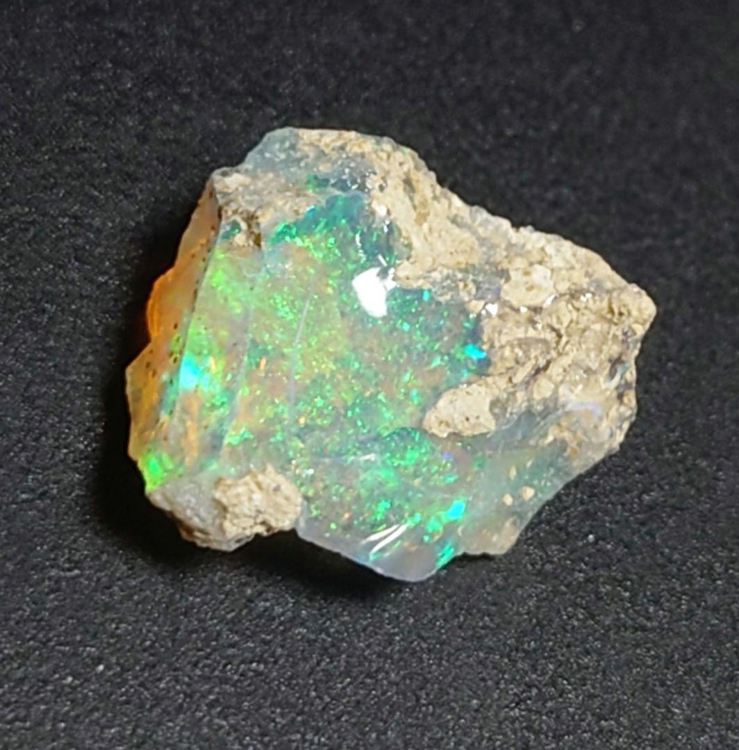 エチオピアウェロ産オパール　ピンファイア　ジュエリー　グレード　鉱物標本　原石