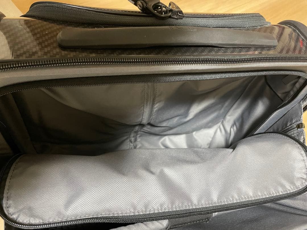 Toshi55　TUMI カーボンファイバー キャリーケース