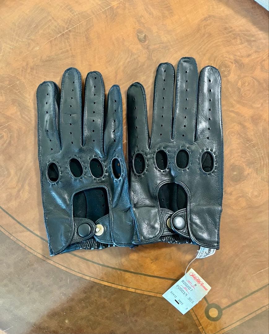 本革　レザードライビンググローブ Saks Fifth Avenue Mサイズ