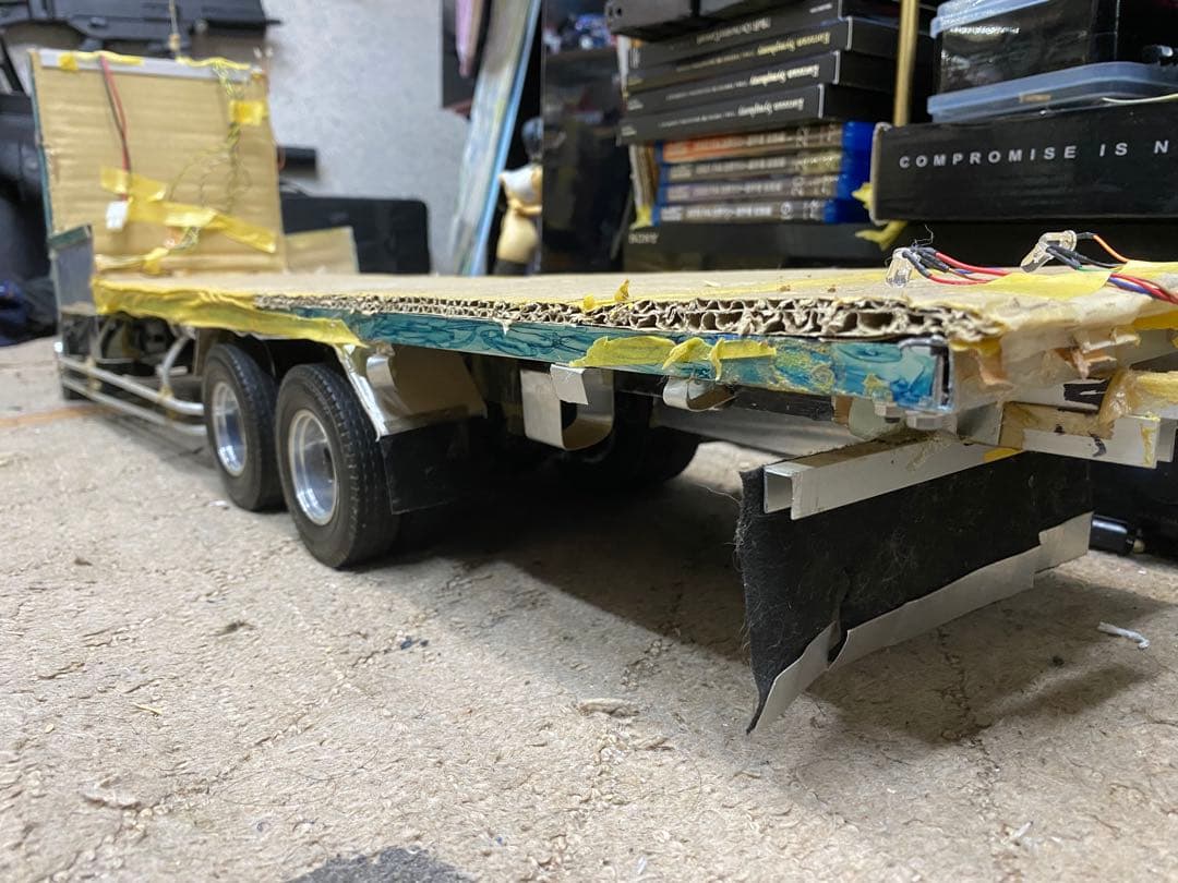 タミヤ1/14トレーラーフルオペ　平ボディ　キャブとその他欠品あり