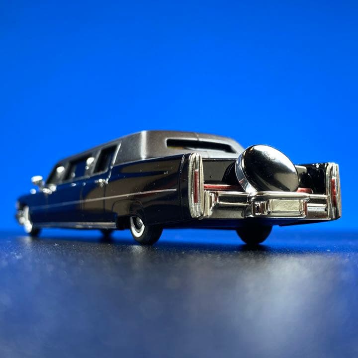 入手困難 1／43キャデラックリムジン