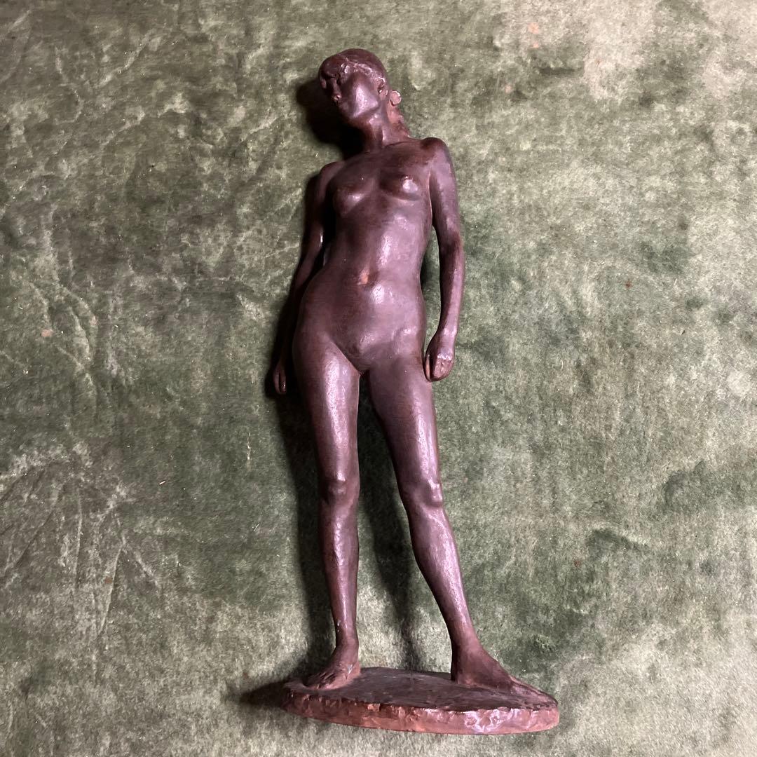 女性彫刻家　笹戸千津子　彫刻　ブロンズ　立像　1989年