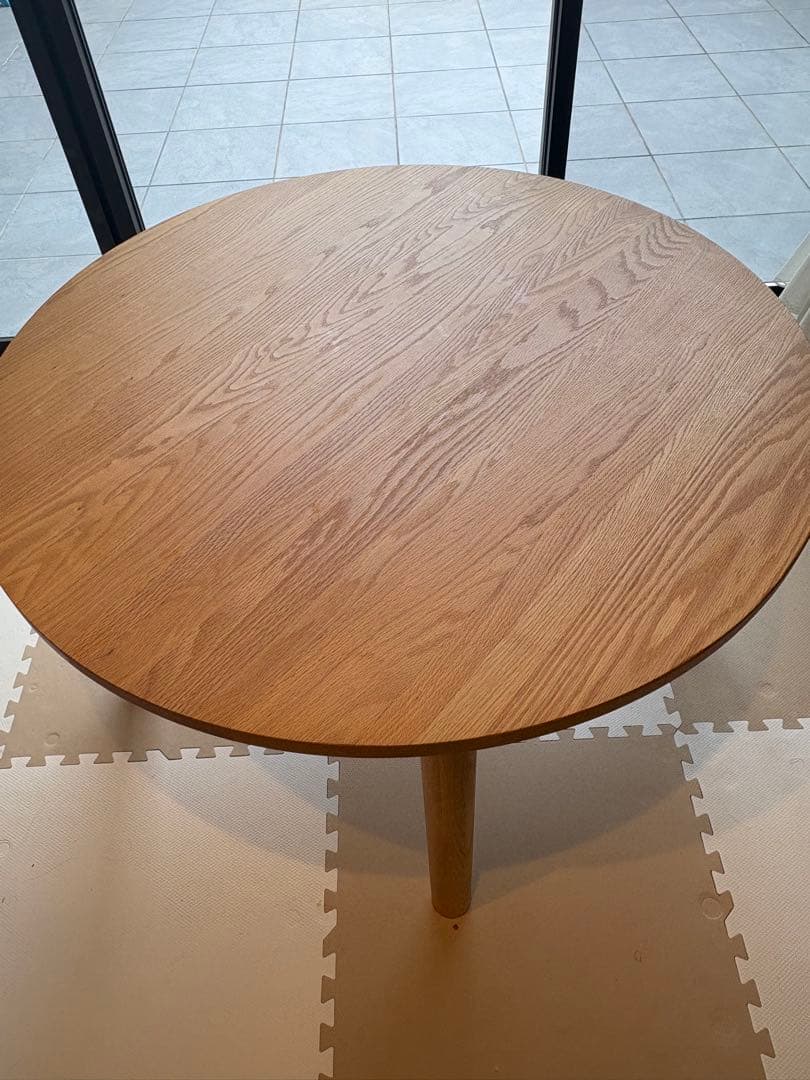 円形オーク材ダイニングテーブル