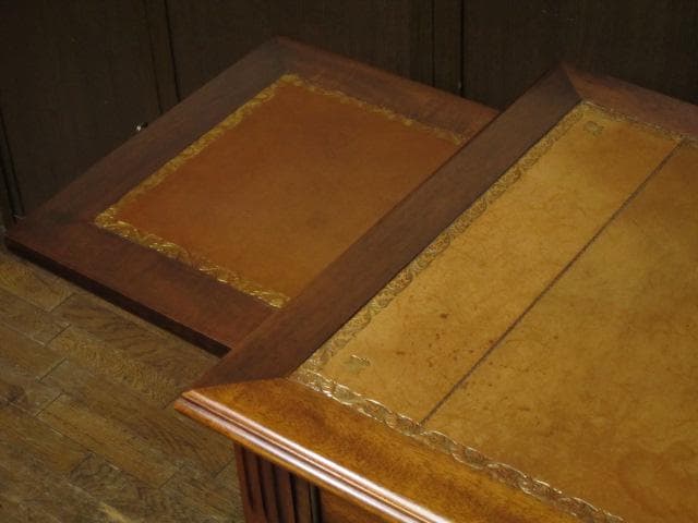 フランス アンティーク ルイ16世様式 マホガニー レザートップ デスク 鍵付き