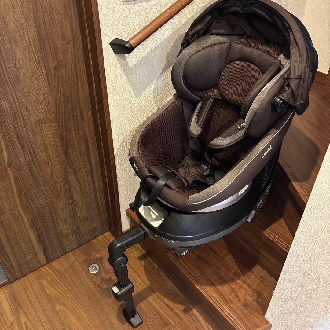 Combi チャイルドシート　クルムーヴスマート ISOFIX