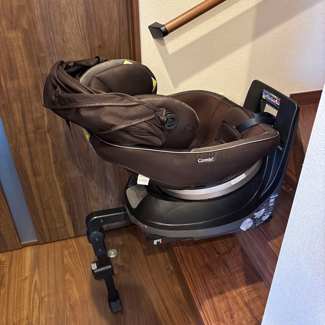 Combi チャイルドシート　クルムーヴスマート ISOFIX