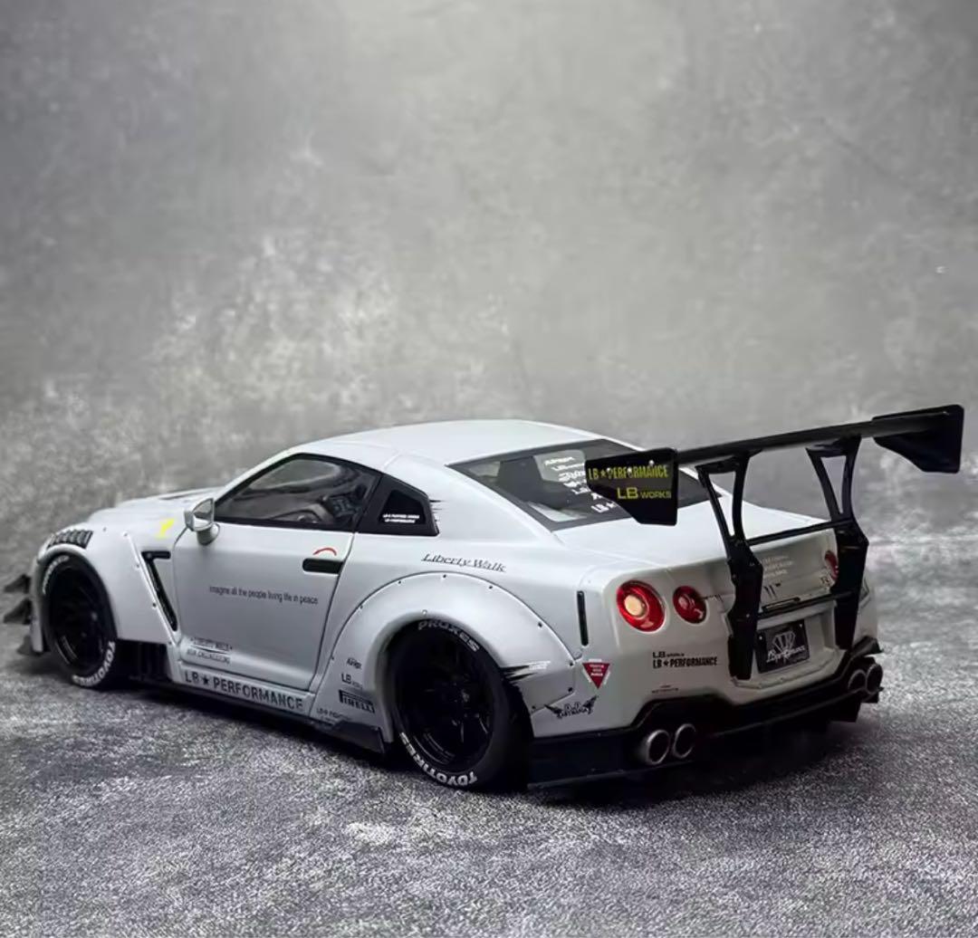 SOLID LBWK Nissan スカイラインGT-R （フィギュア付き）
