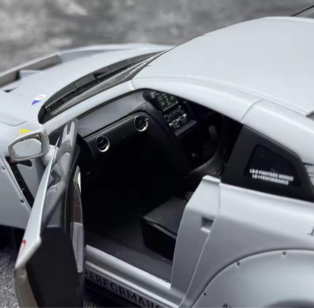 SOLID LBWK Nissan スカイラインGT-R （フィギュア付き）