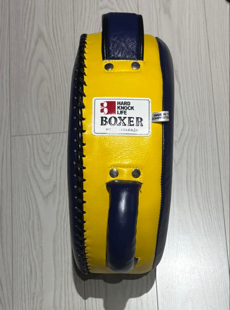 ISAMI BOXER パンチングミット
