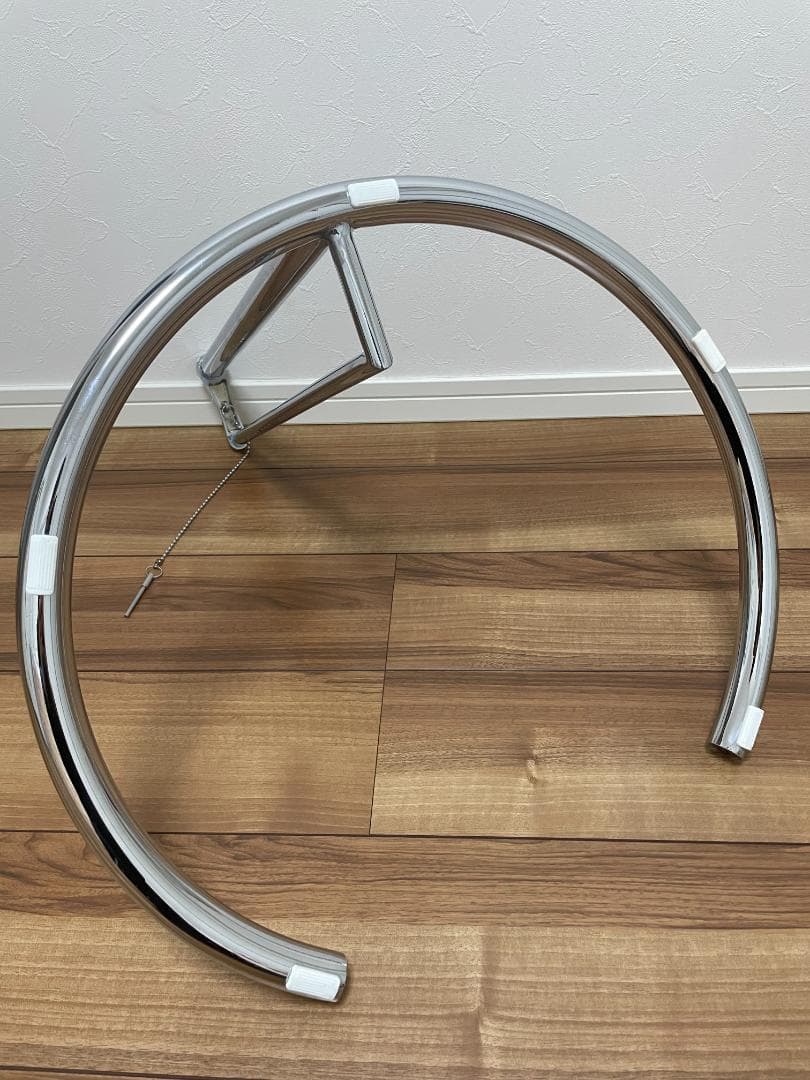 アイリーン・グレイ E1027 サイドテーブル リプロダクト