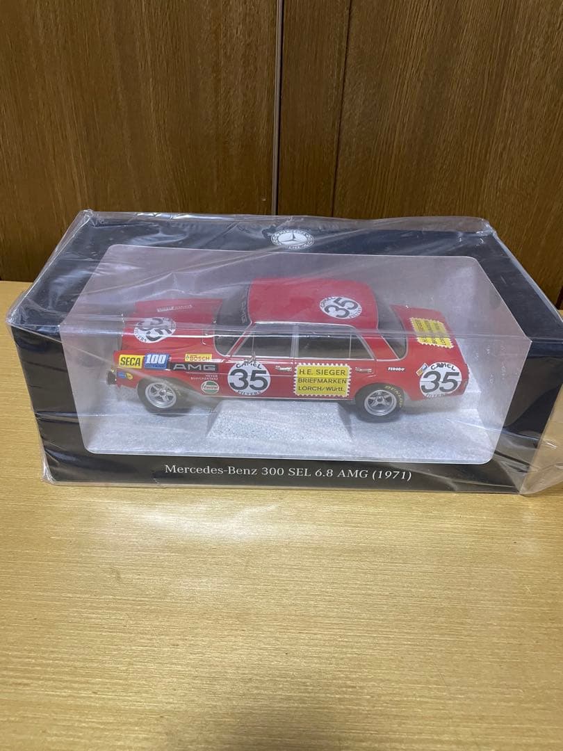 ミニカー Mercedes-Benz 300 SEL 6.8 AMG 1971 1/18