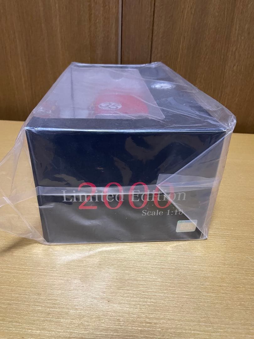 ミニカー Mercedes-Benz 300 SEL 6.8 AMG 1971 1/18