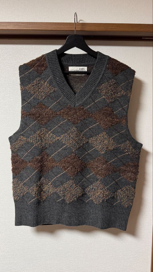 Zara SOSHI OTSUKI テクスチャードダイヤモンドニットベストS-M