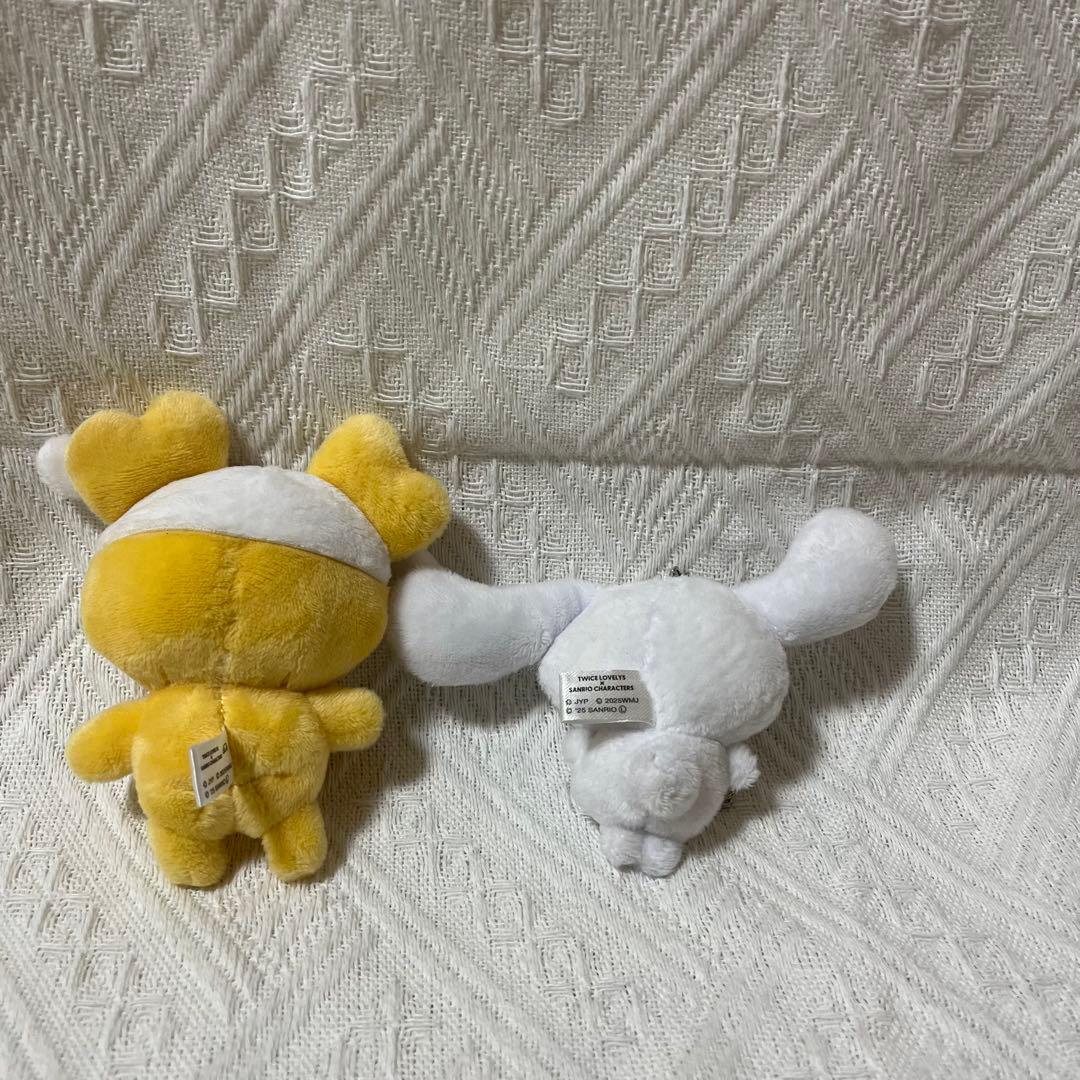 twice ジヒョ　サンリオコラボバッグチャーム　シナモロール　ジブリー