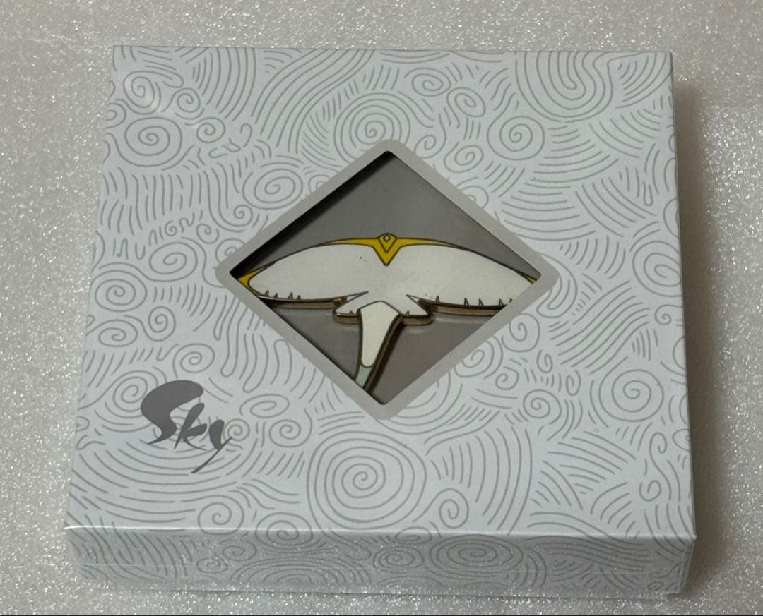 Sky 星を紡ぐ子どもたち ピンバッジ ゆらゆらマンタ