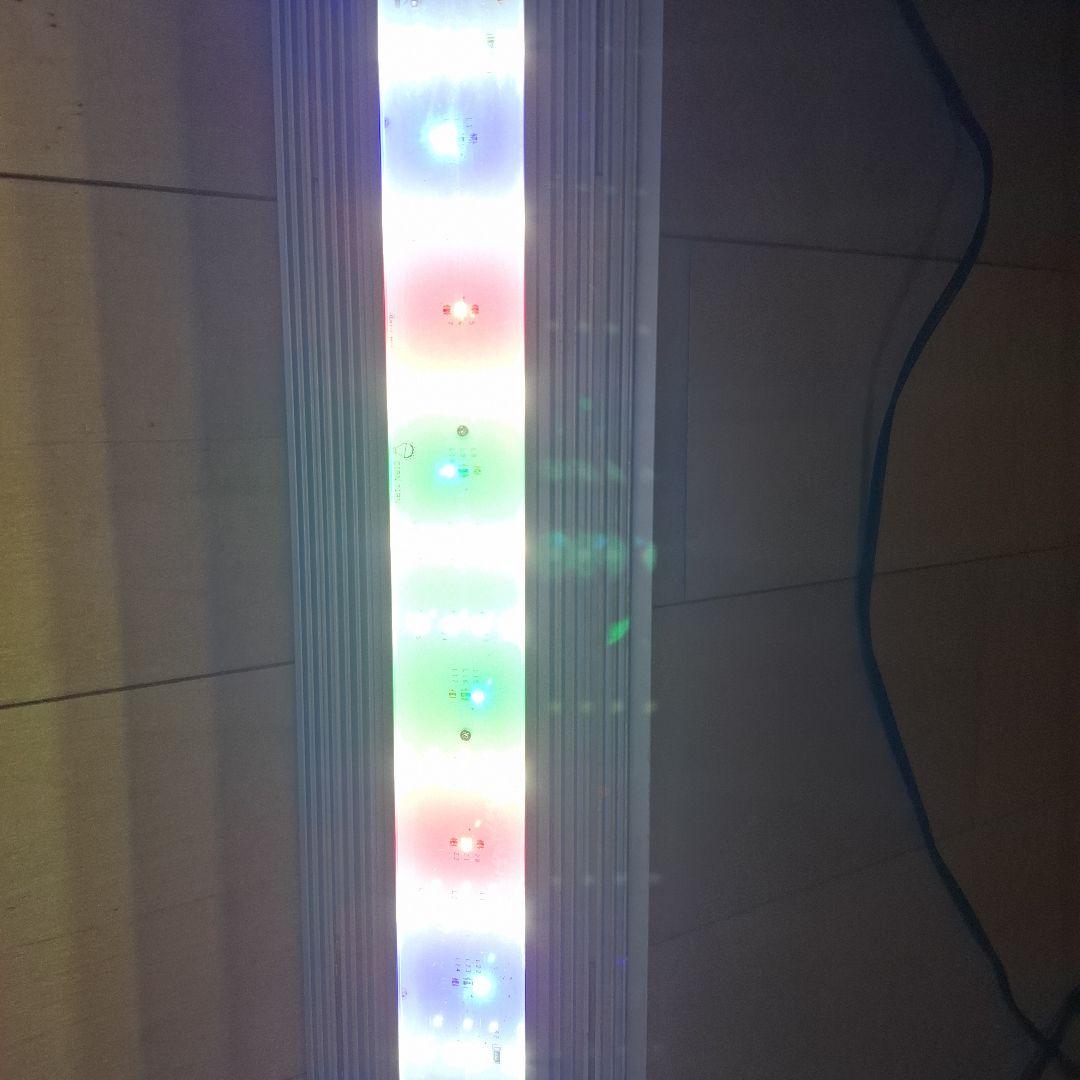 アクロ　ＴＲＩＡＮＧＬＥ　ＬＥＤ　ＧＲＯＷ　Ｐｒｏ　４５０　　水槽ライト