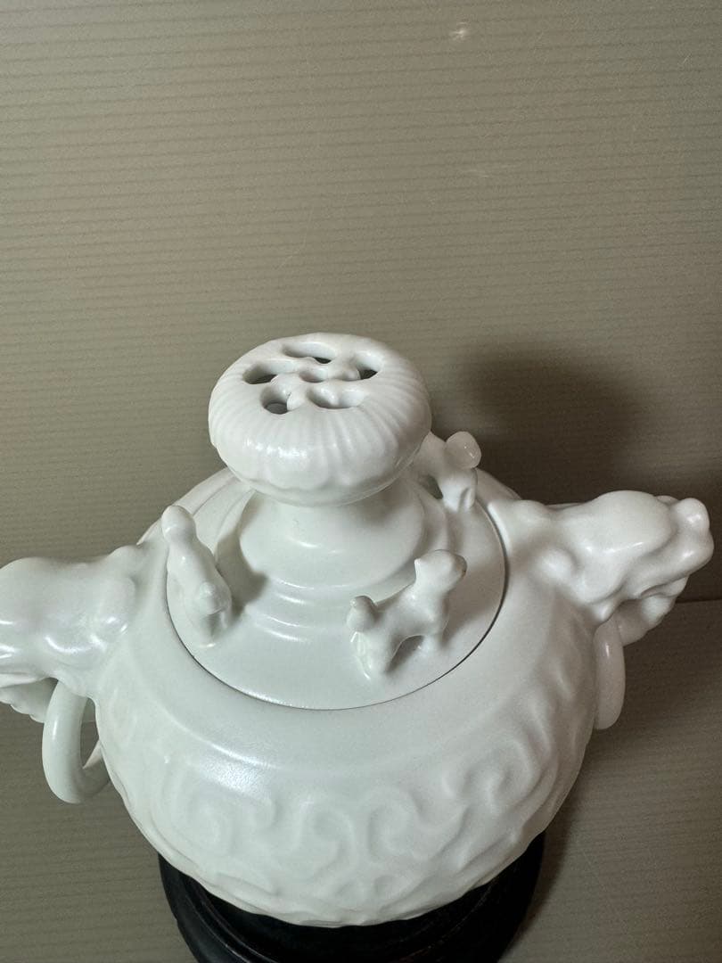 2864 小笠原長春　肥前国　鍋島　太白磁　環付　香炉　台座付