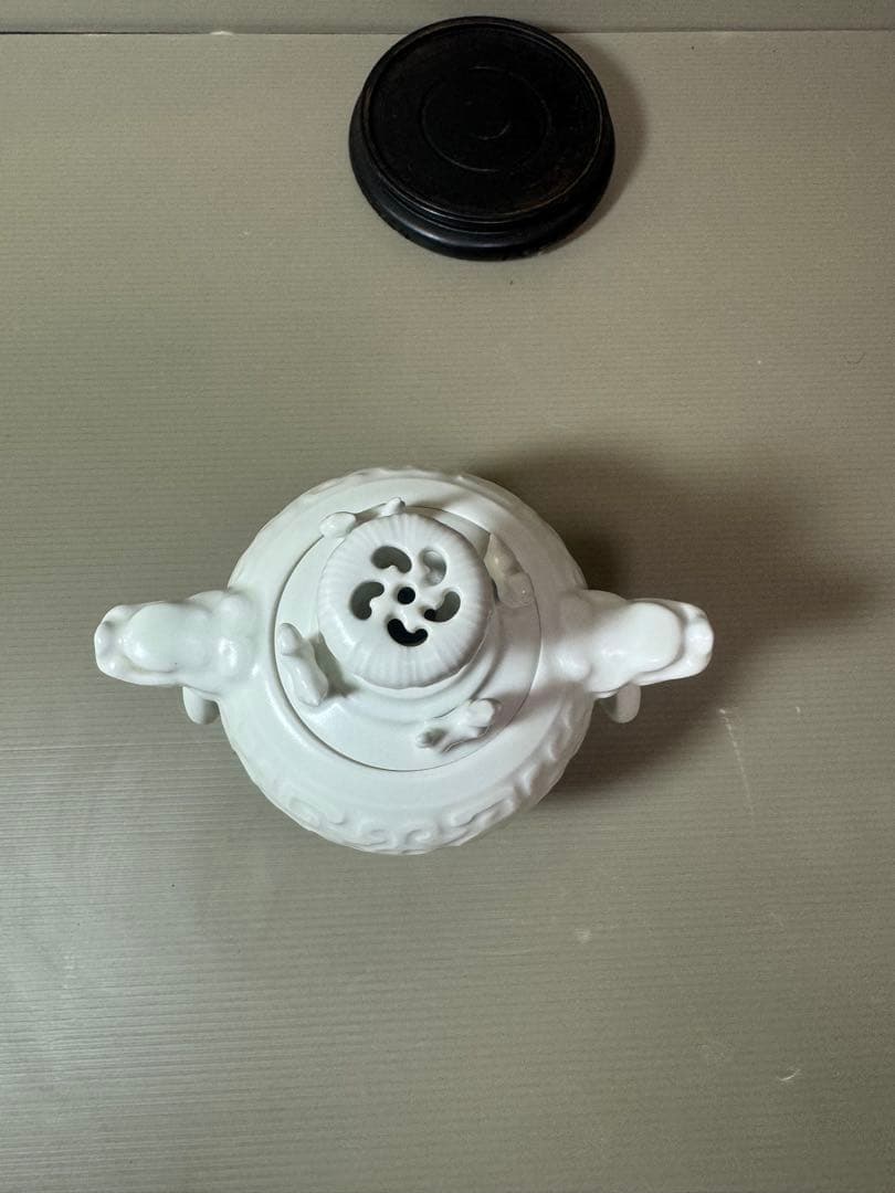 2864 小笠原長春　肥前国　鍋島　太白磁　環付　香炉　台座付