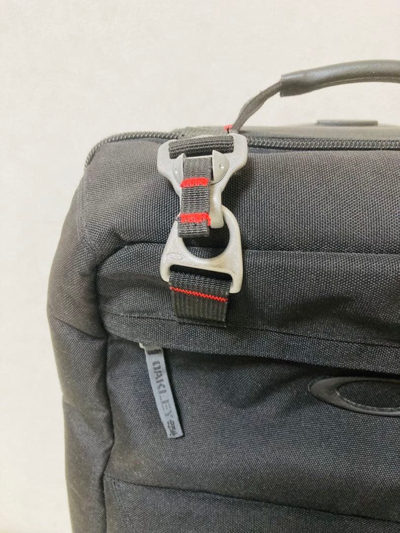 オークリー　OAKLEY　キャリーバッグ　キャリーケース　スーツケース　約33L