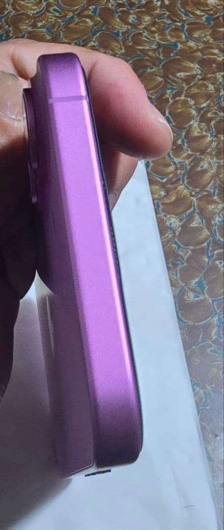 Apple iPhone 16 plusバッテリ容量100%SIMフリー