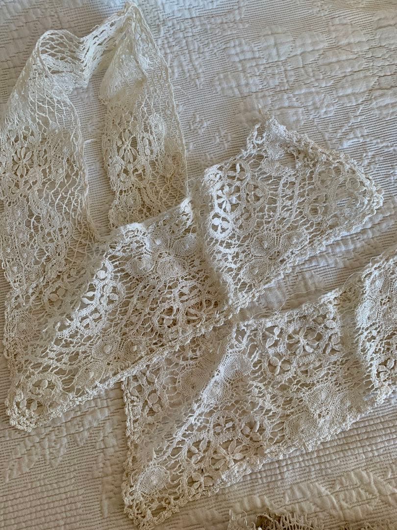 フランスアンティークローズ柄ファブリックパニエ＆アンティーク レースset
