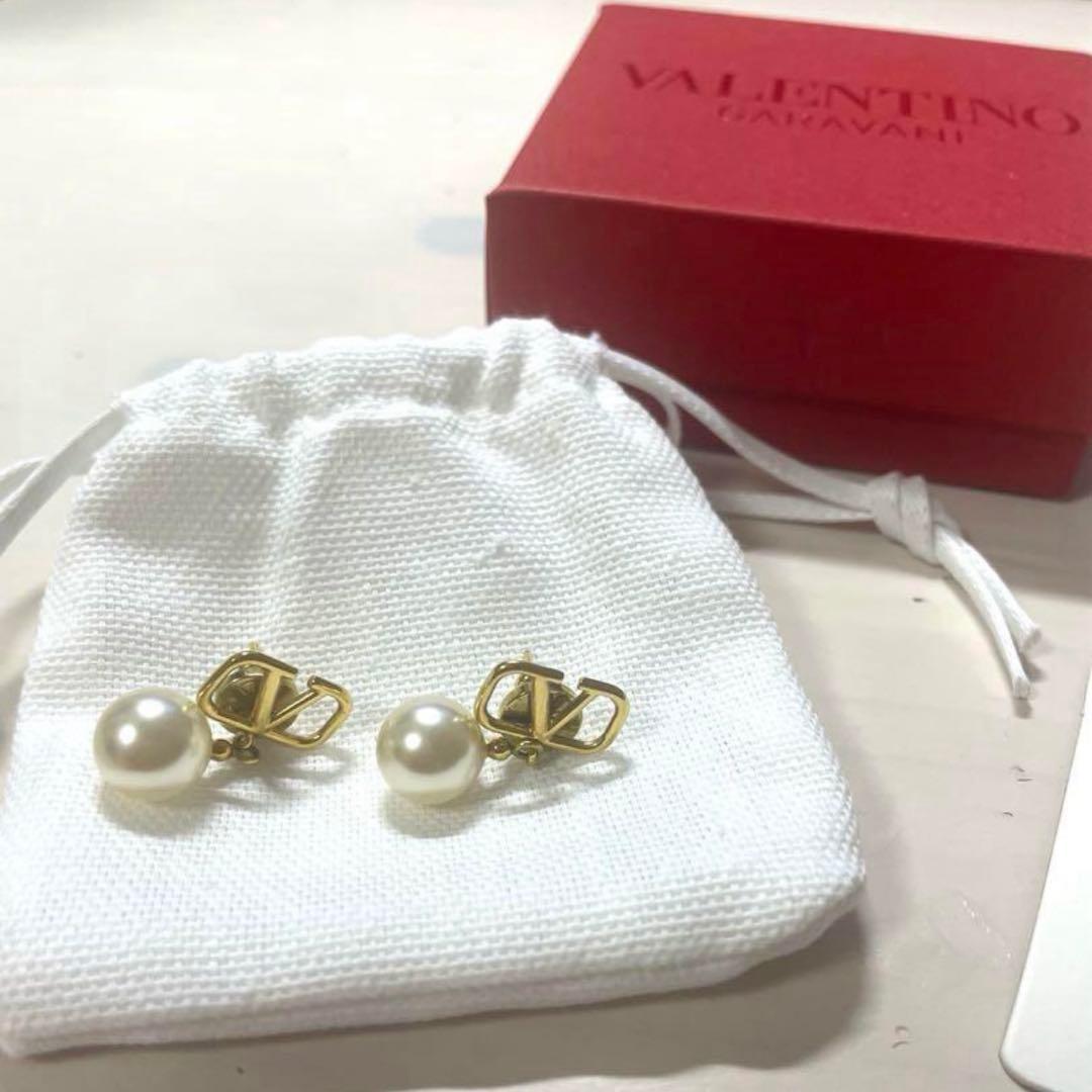 VALENTINO Vロゴシグネチャー ピアス