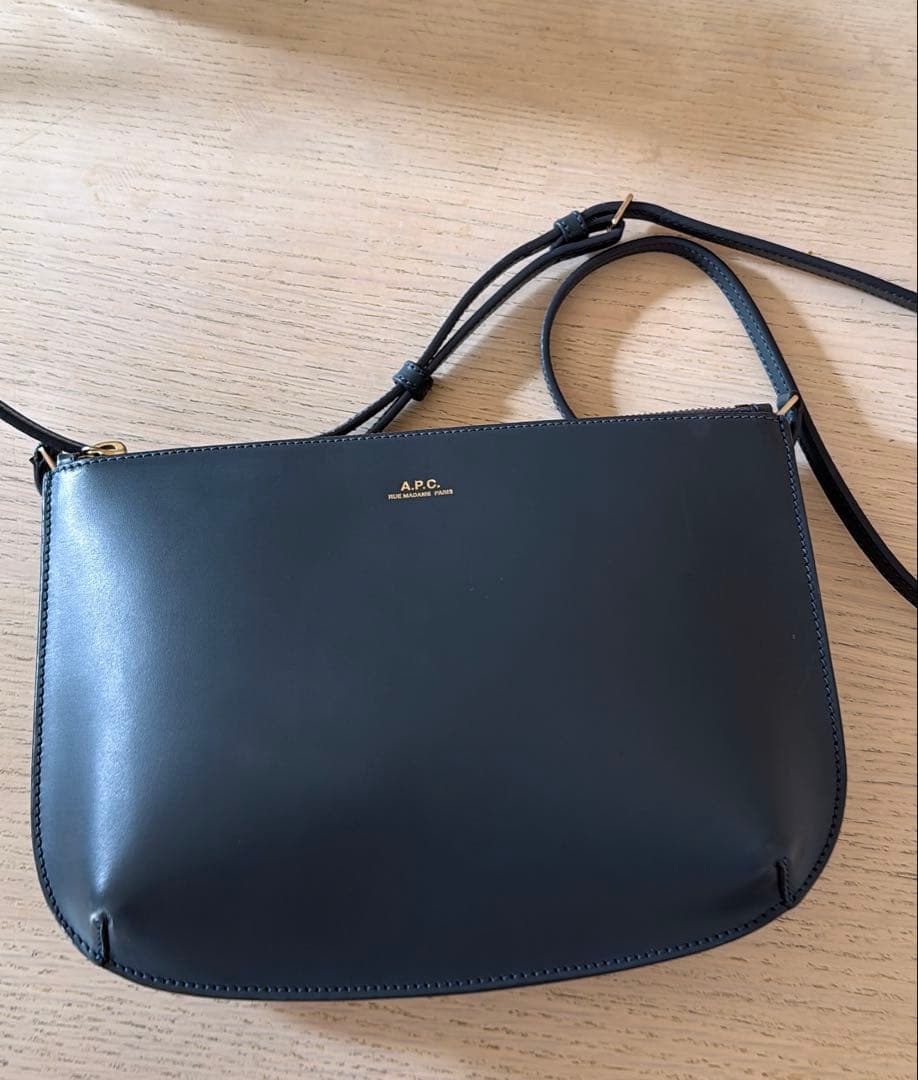 A.P.C ショルダーバッグ