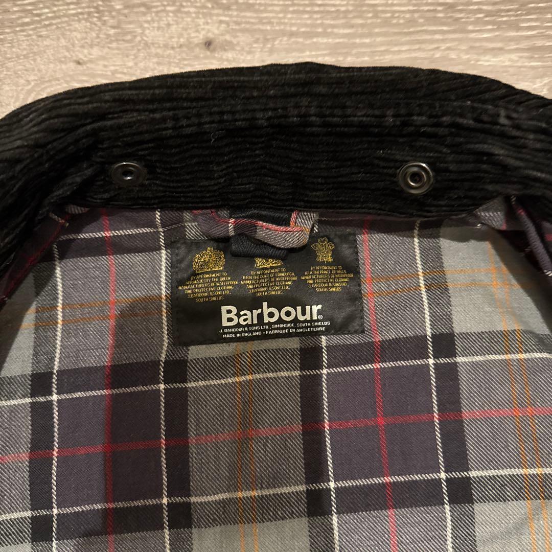 Barbour ブラックジャケット コーデュロイ襟付き