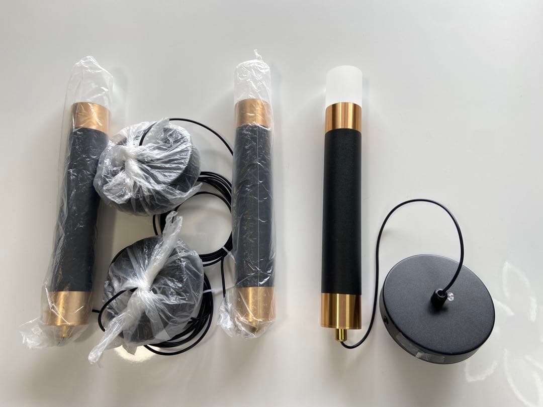 【新品未使用】ブラック・ゴールド ペンダントライト 3個セット