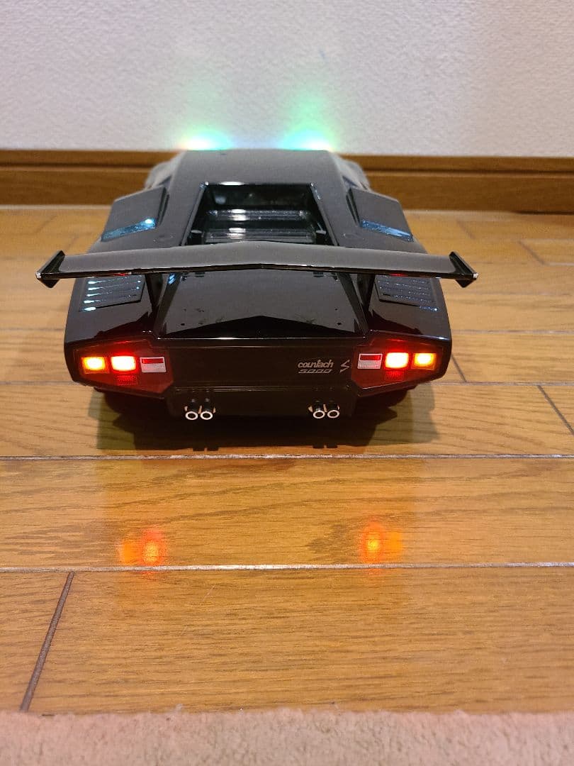 タミヤラジコン　TT01シャーシカウンタックボディ　プロポ、LED付き