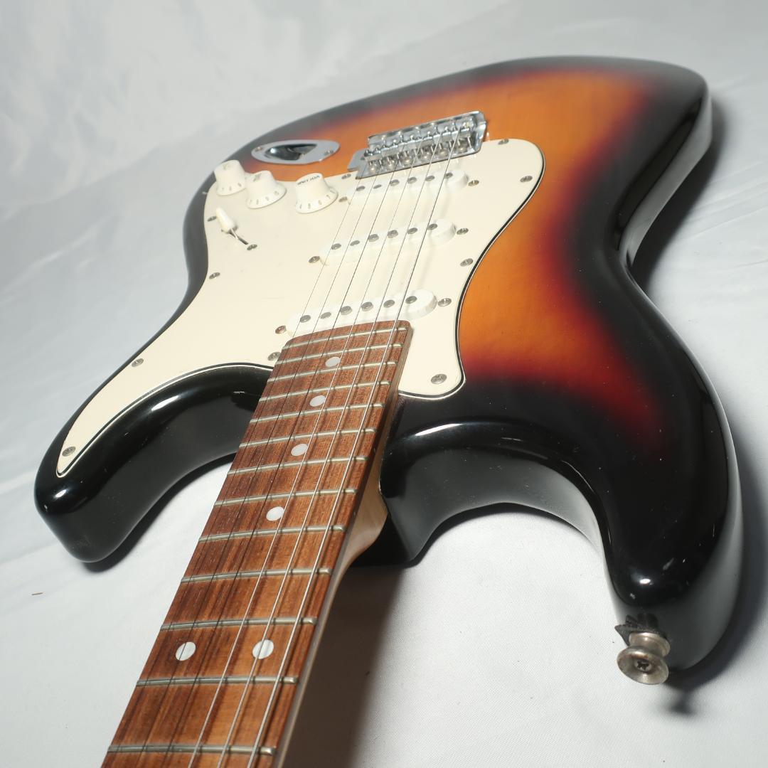 Legend ストラトキャスタータイプ エレキギター 3トーンブラウン