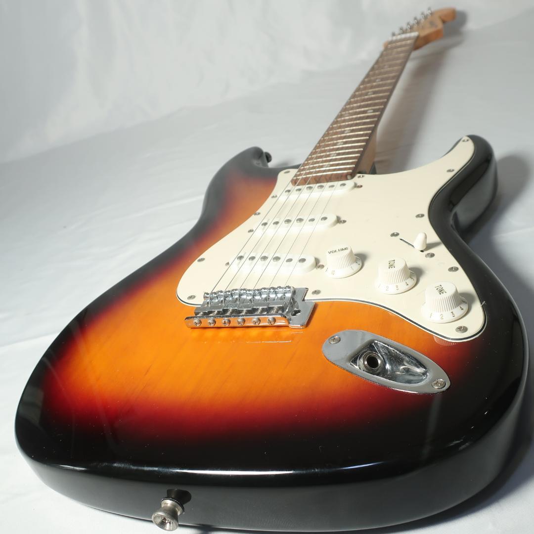 Legend ストラトキャスタータイプ エレキギター 3トーンブラウン