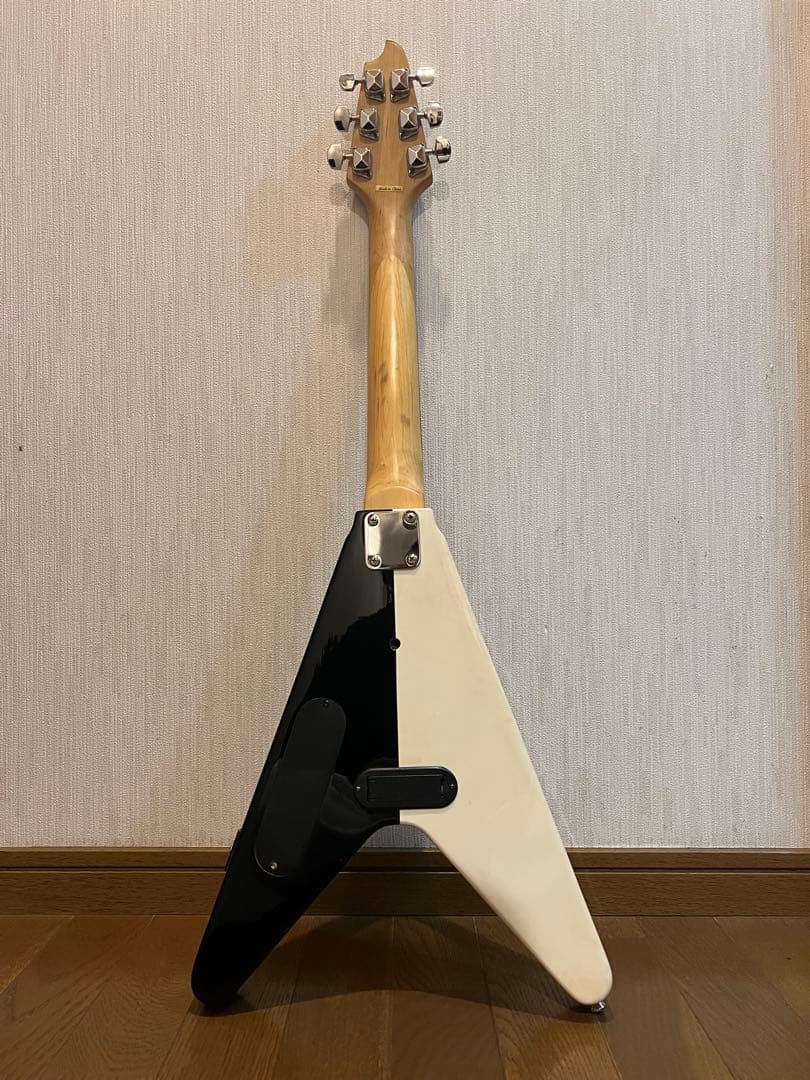 K-GARAGE SFV-180 フライングV アンプ内蔵ミニエレキギター