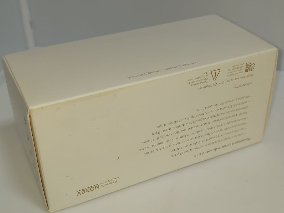 NOREV VOLVO V60 1/43 ミニカー カラーサンプル