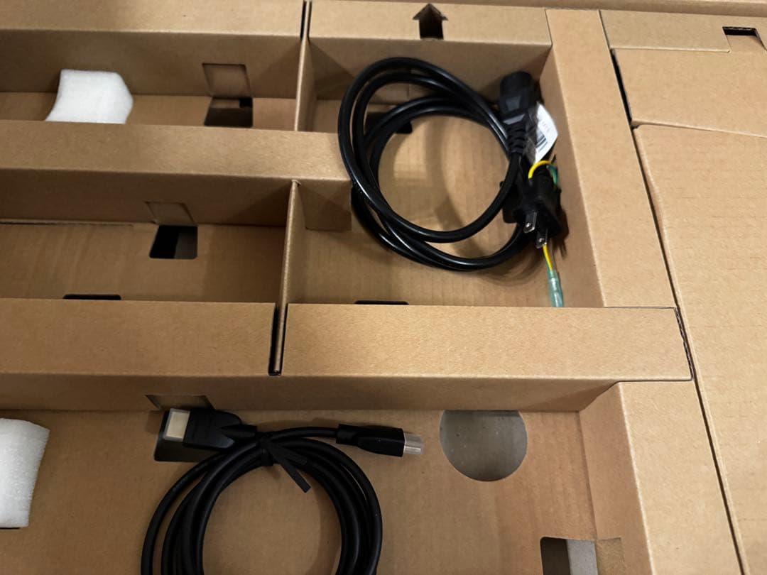 DELL ディスプレイ 本体 スタンド付き 4K USB Type-C対応