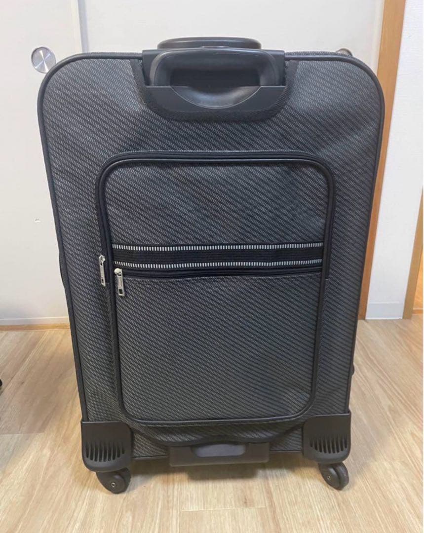 シフレ　エスケープ　大容量80L ソフトスーツケース　ちきりんさん